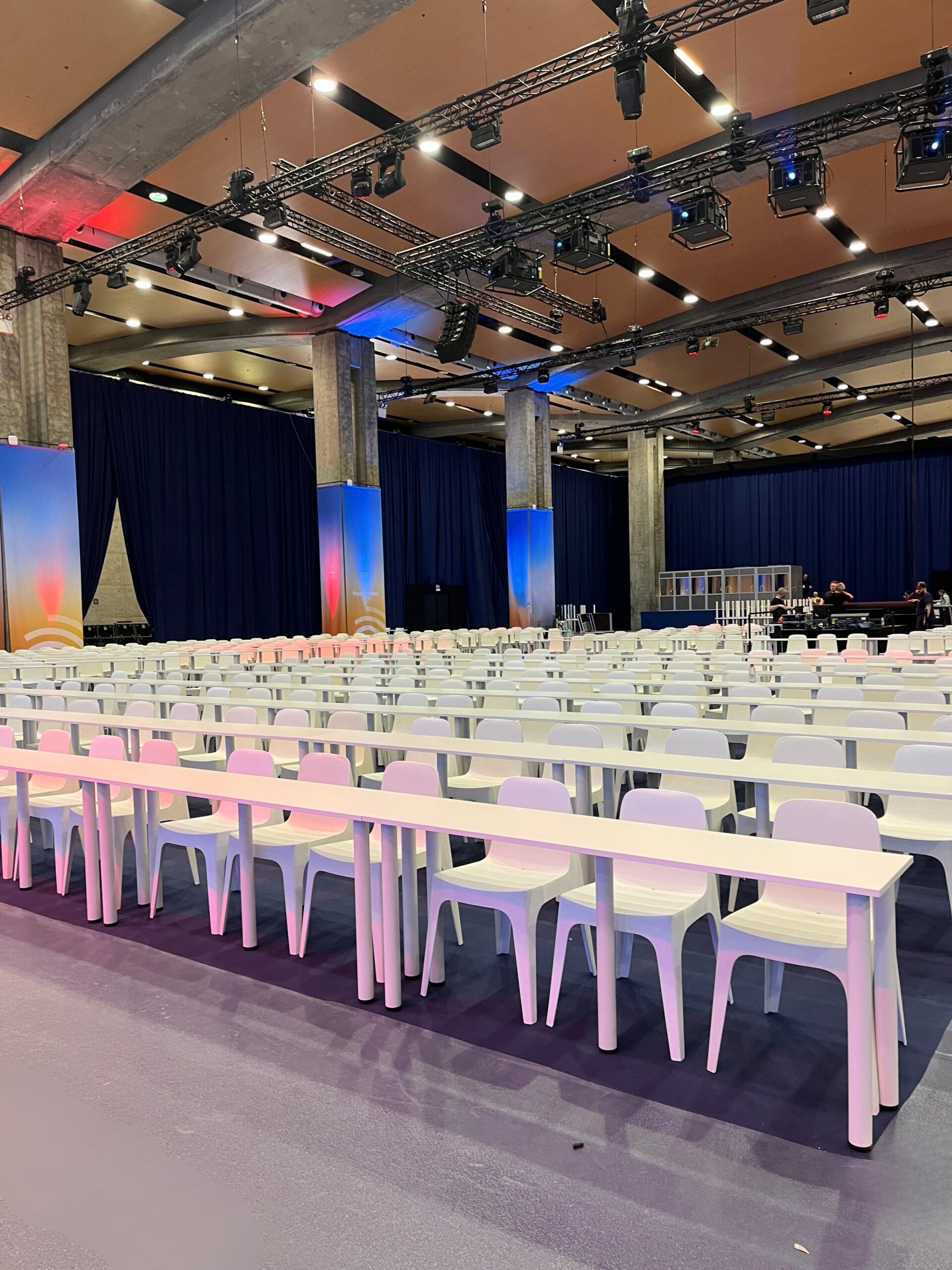 Alquiler de mobiliario para congresos