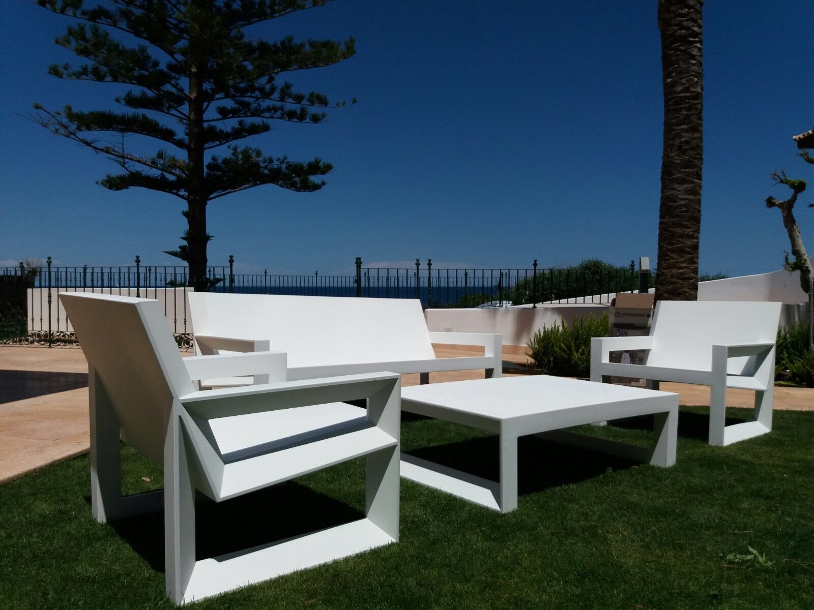 Muebles de diseño para terrazas: cómo crear espacios exteriores