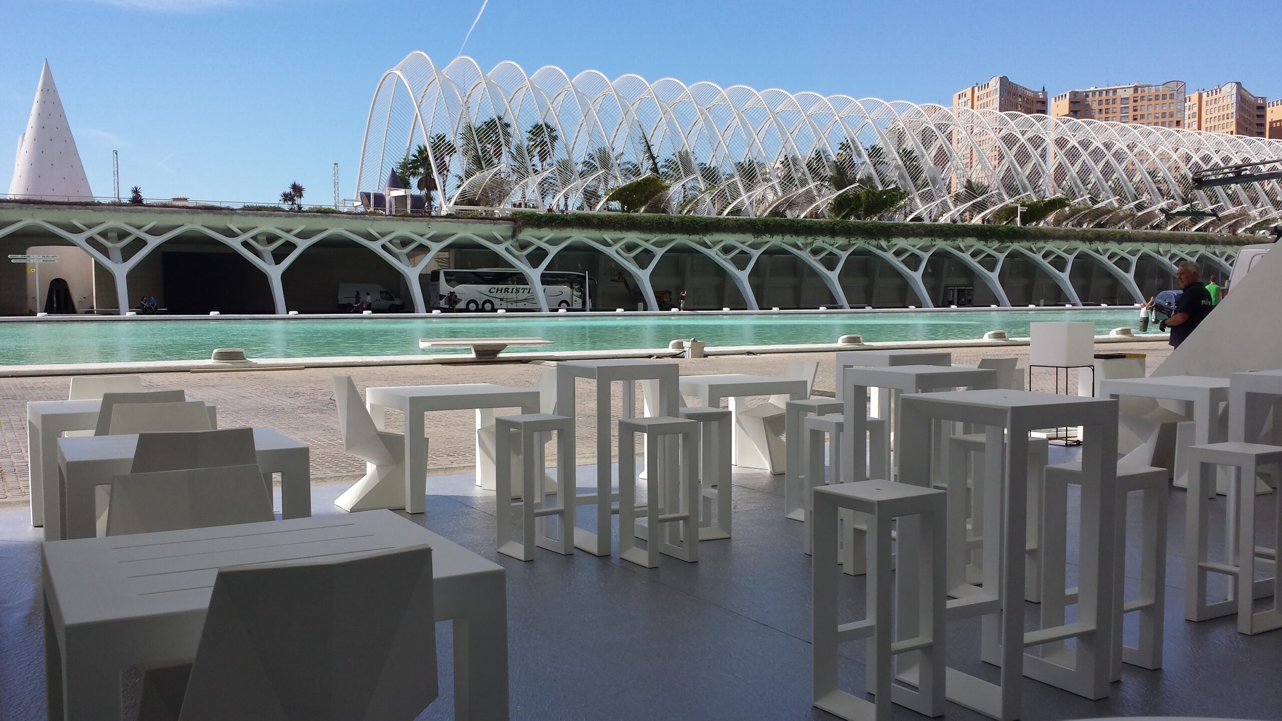 Alquiler de mesas y sillas: todo lo que necesitas saber para un evento
